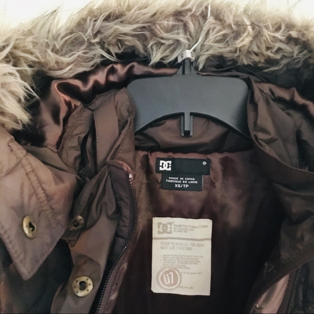 DC Puffer Jacket - Picture 7 of 12